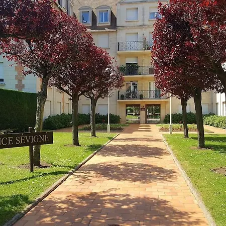 Grand De 4 Pieces A